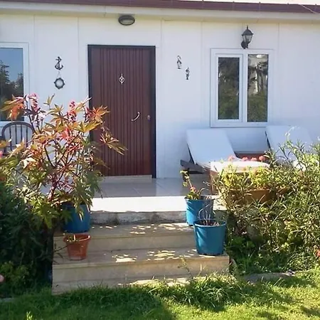 1br Amazing Garden's House In *